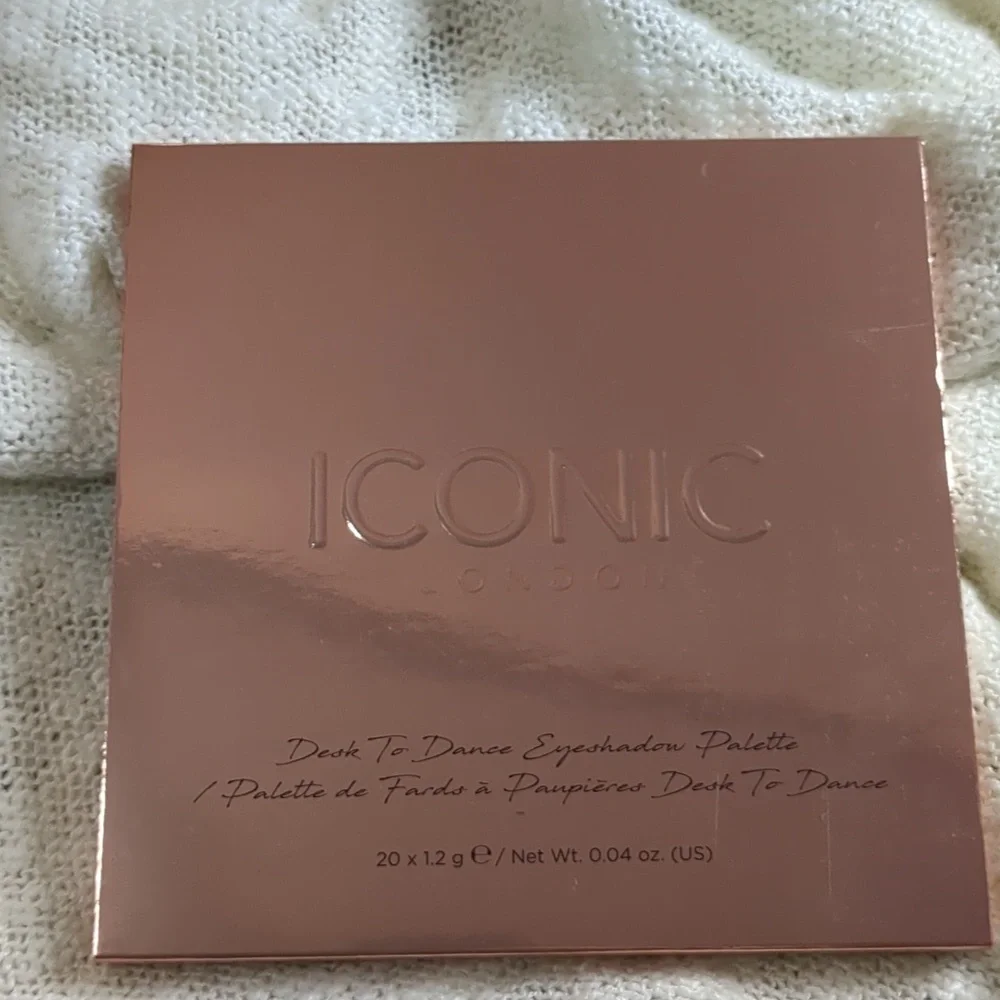 Iconic LONDON Desk To Dance Eyeshadow Palette, 20 x1.2g/0.04oz